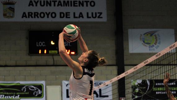 El Extremadura Arroyo pierde 3-0 con Zalaeta y el cuarto puesto de S2