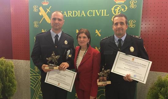 María Isabel Molano, alcaldesa de Arroyo de la Luz, junto a Manuel Berrocal y Víctor Fondón 