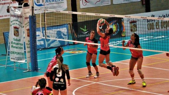 Un Extremadura Arroyo en racha visita la complicada cancha del Cuesta Piedra