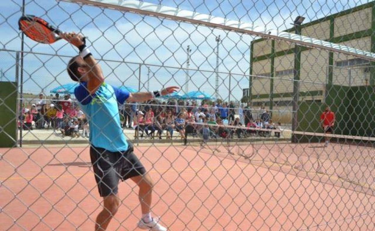 La I Fase de la VII Liga de Pádel busca a las parejas que disputarán el playoff