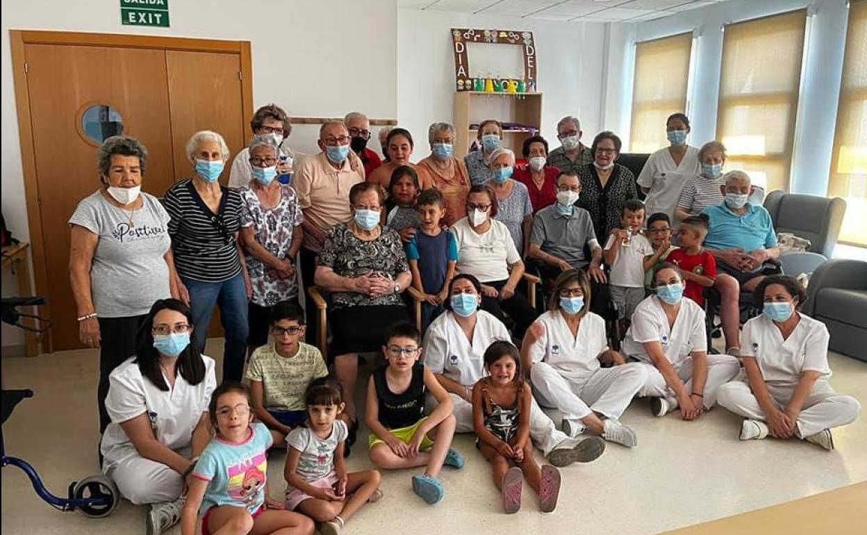 Durante la convivencia en el Centro de Día 'Los Chaparrales' 