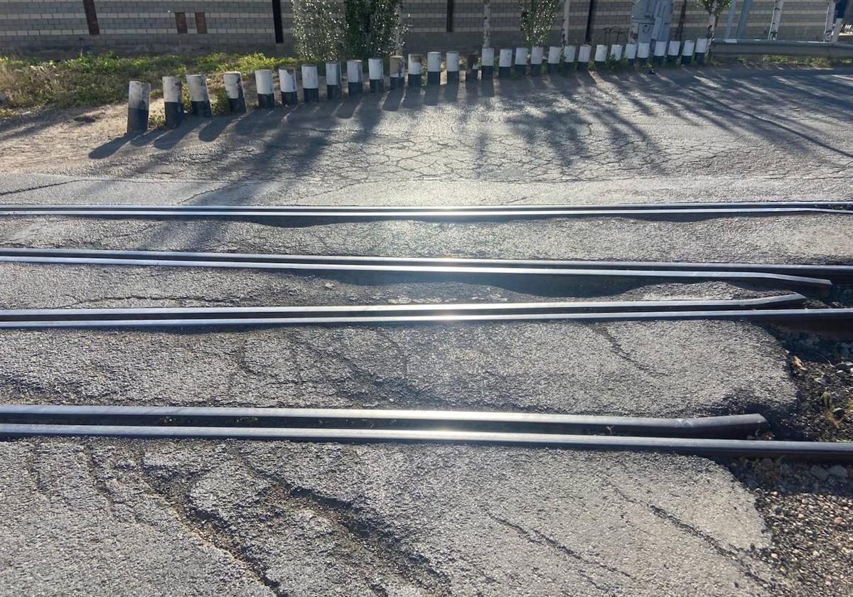El Ayuntamiento se reúne con ADIF para realizar varios arreglos en las estructuras ferrovías de la localidad