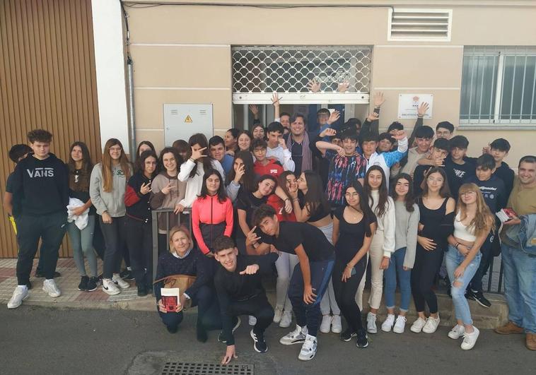 Un grupo de alumnos del IES 'Ruta de la Plata' disfrutó de un encuentro con José Manuel Díez