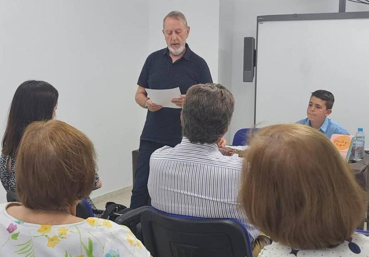 Pedro López presenta su poemario 'Mirada que traspasa'