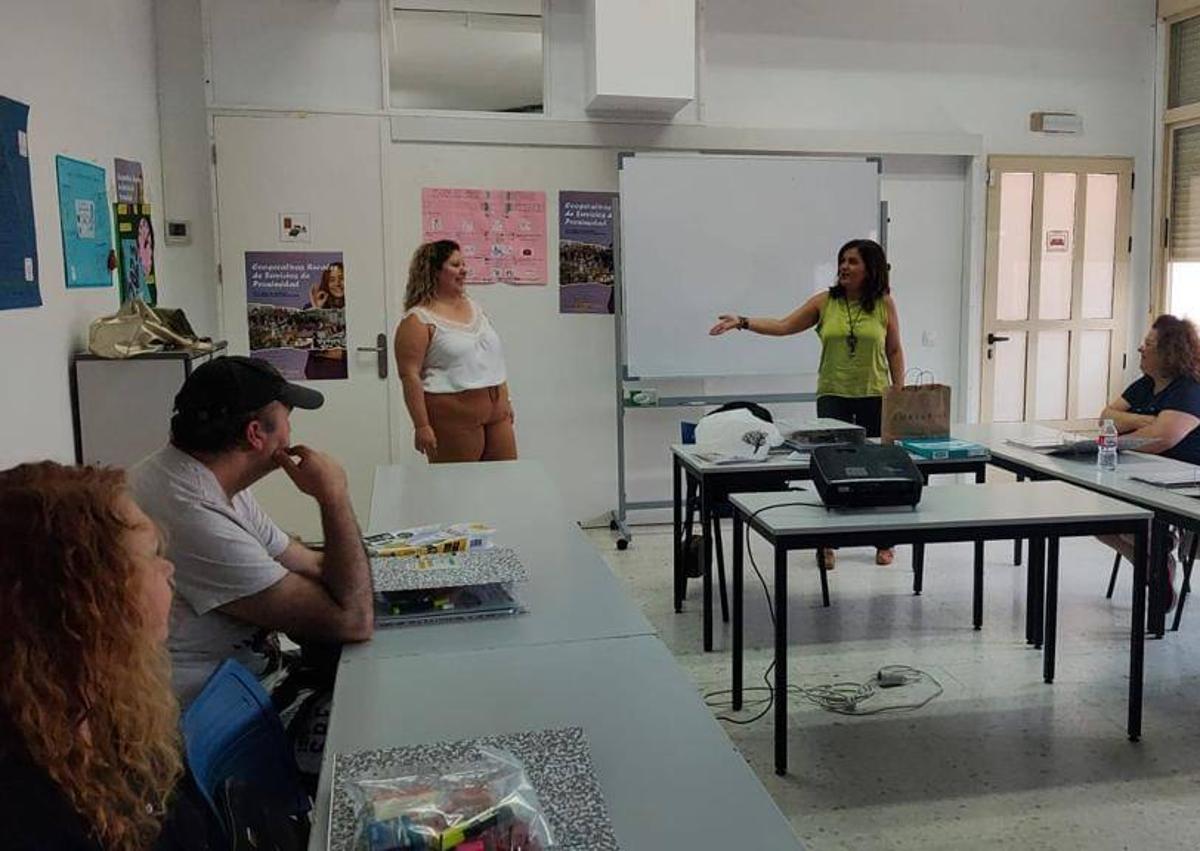 Imagen secundaria 1 - Comienza el curso de Atención Sociosanitaria a Personas Dependientes en Instituciones Sociales