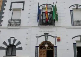 Fachada del Ayuntamiento de Calamonte.