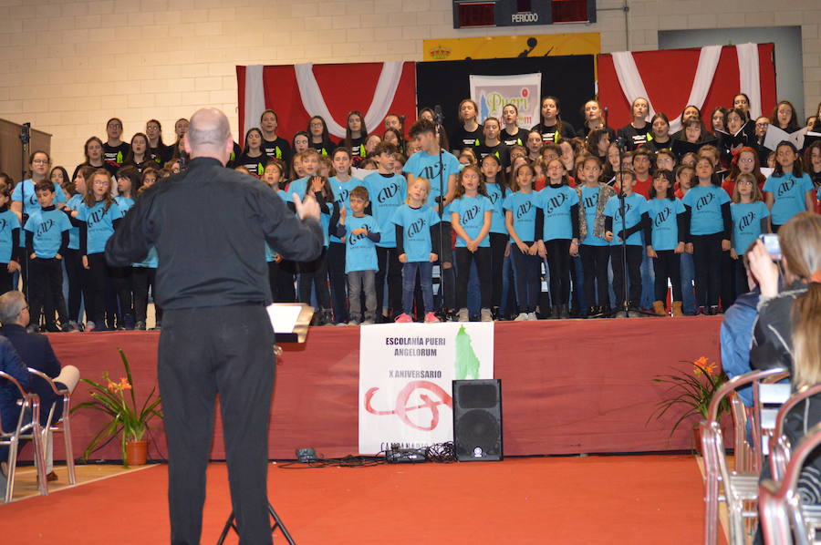Campanario acogió el pasado sábado 23 de marzo el I Encuentro de Escolanías y Coros Infantiles, que reunió a un total de cinco agrupaciones corales 