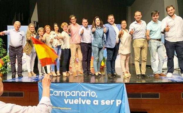 Integrantes de la candidatura del PP de Campanario en el acto electoral de la pasada semana. 