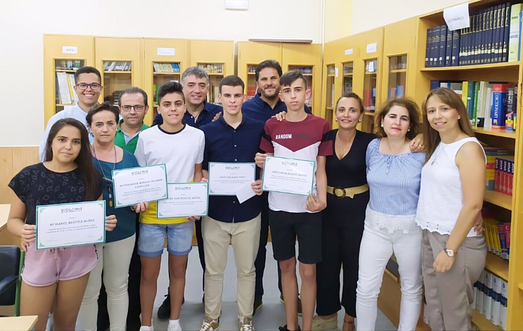 Jesús Delgado y Juan José Benítez son premiados por el mejor expediente académico