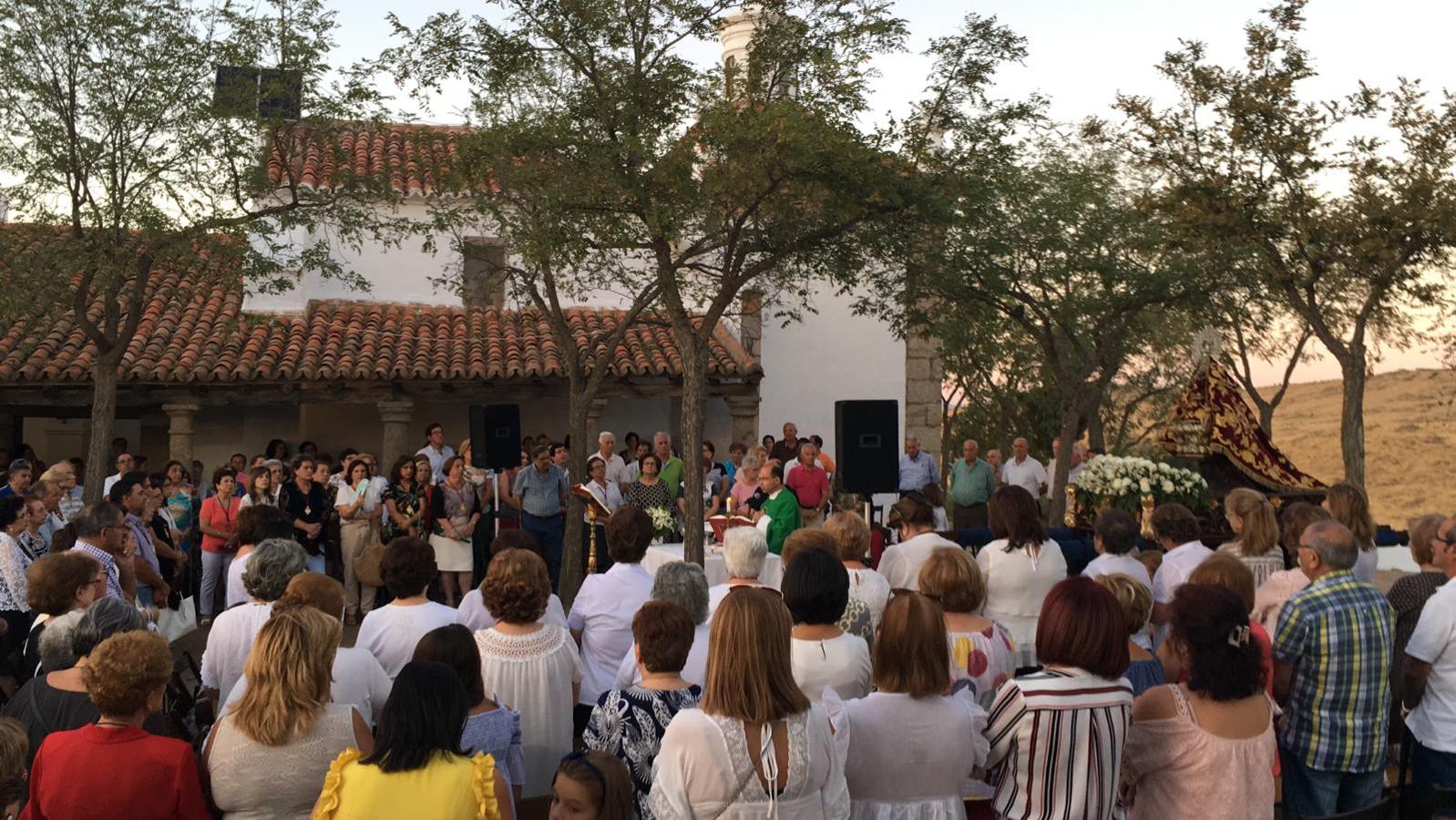 Celebración del 64 aniversario de la Coronación de la Virgen.