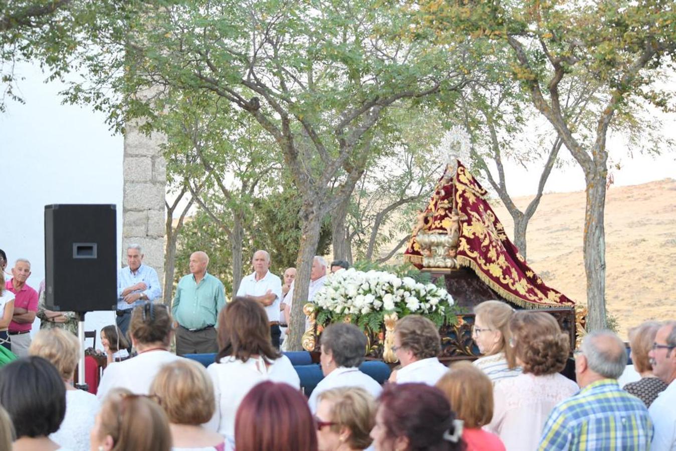 Celebración de la eucaristía por el aniversario de la Coronación de la Virgen.