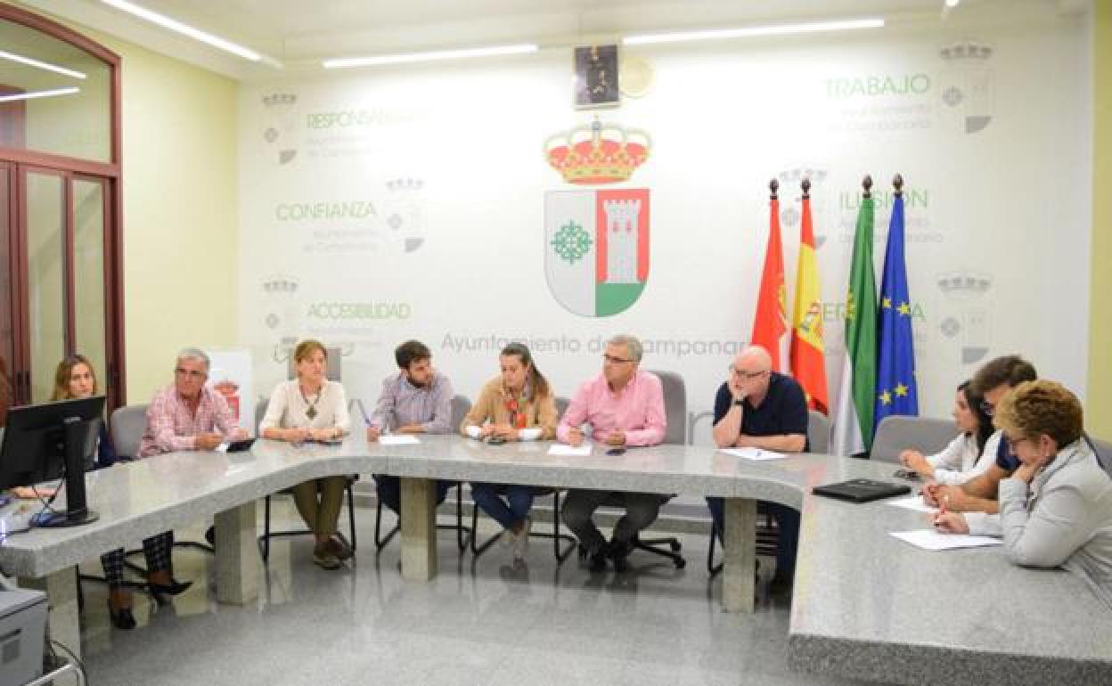 Pleno municipal del ayuntamiento de Campanario (ARCHIVO). 