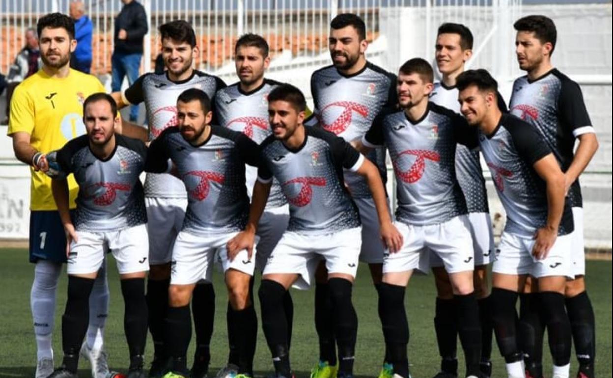 El C.F. Campanario suma una nueva derrota, frente a La Estrella, que le arrebata el segundo puesto