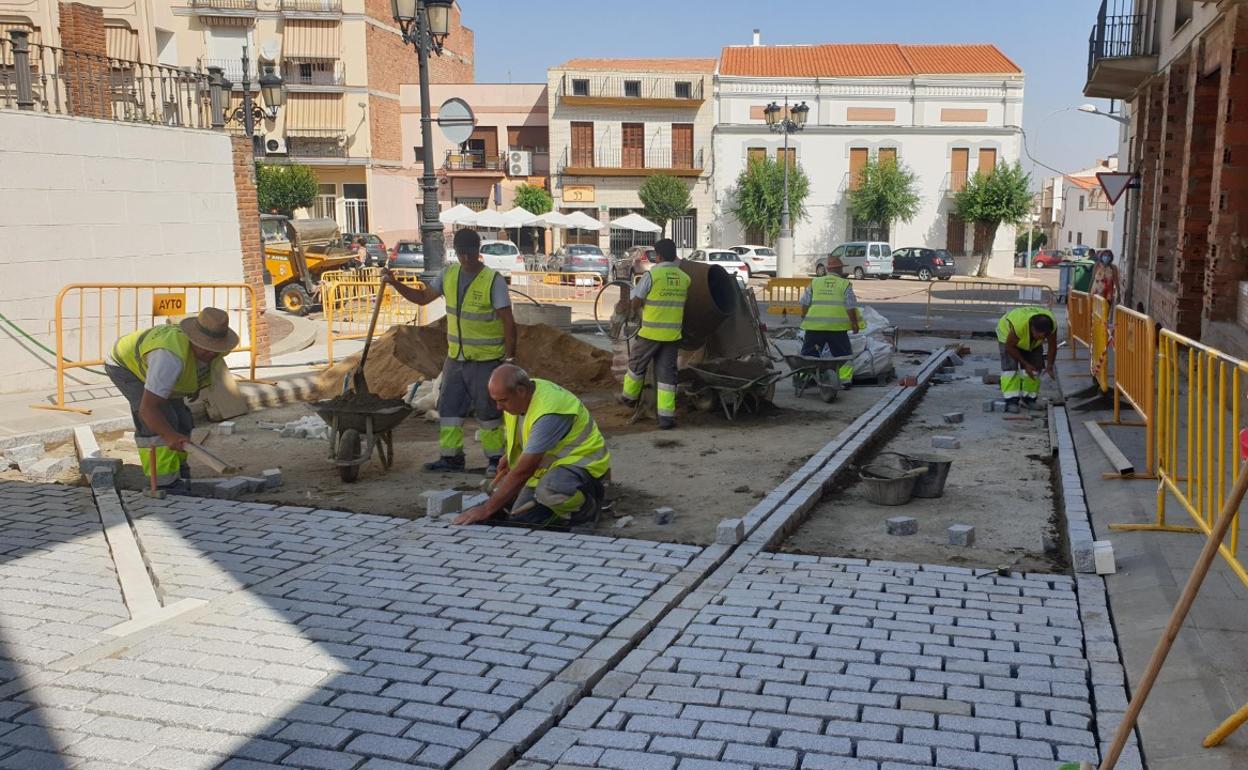 Avanzan las obras de adoquinado en la calle Espronceda
