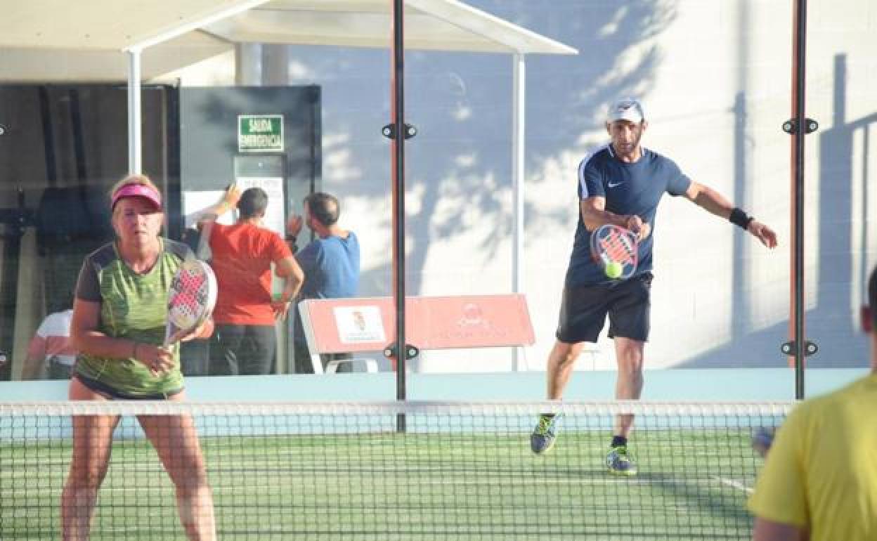 Torneo de pádel en Campanario. 