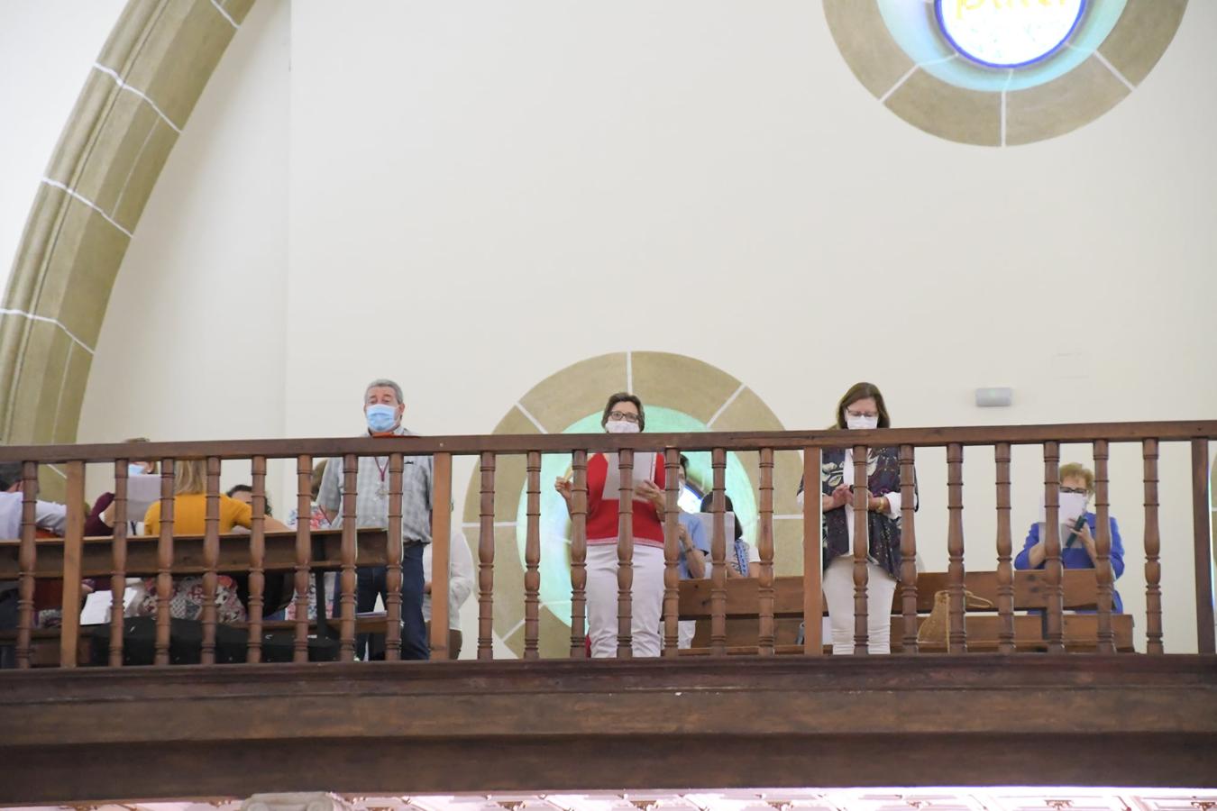 Durante el fin de semana han tenido lugar los actos de celebración del LXV Aniversario de Coronación de la Virgen de Piedraescrita. Este año, dichos actos se han celebrado en la iglesia de la Asunción ante un cuadro de la Virgen, y con aforo reducido y medidas de seguridad. Eso sí, no han faltado la gran fe y devoción que los campanarienses demuestran a su patrona.