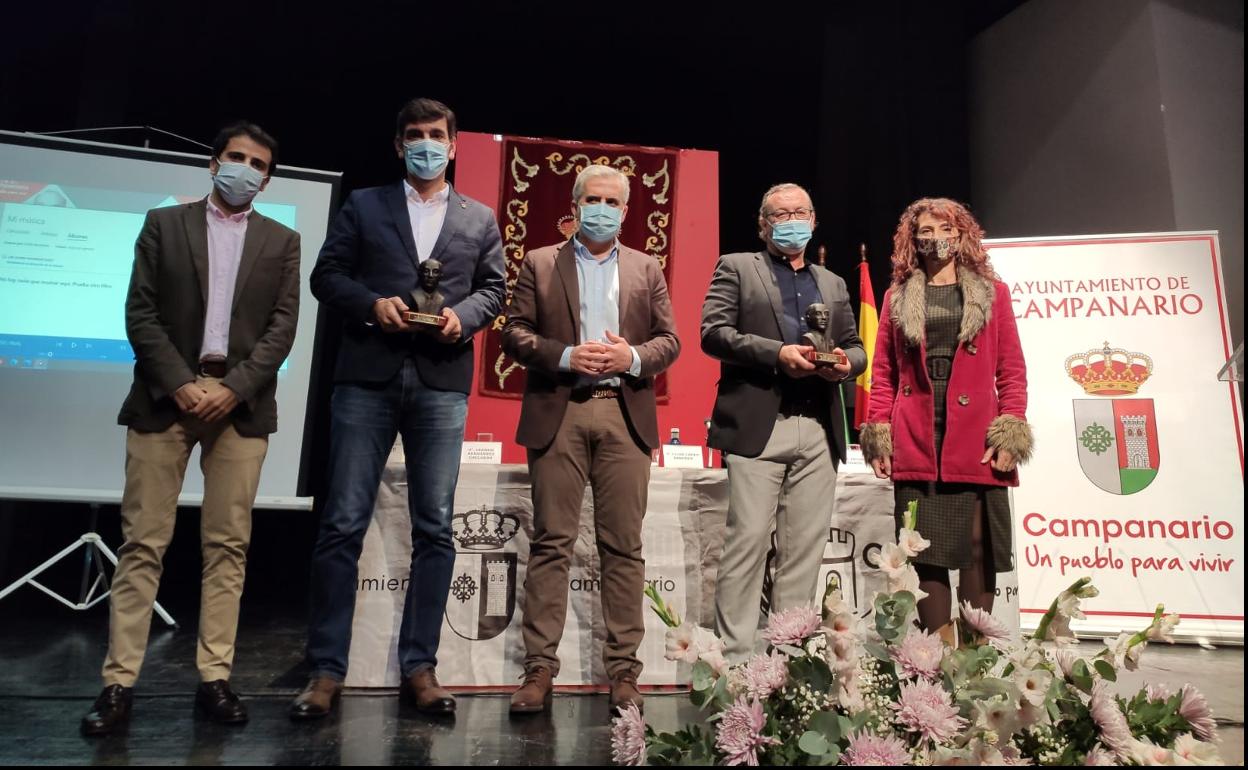 Ganadores, junto a Leonor Hernández, Elías López y Raúl Ayuso. 
