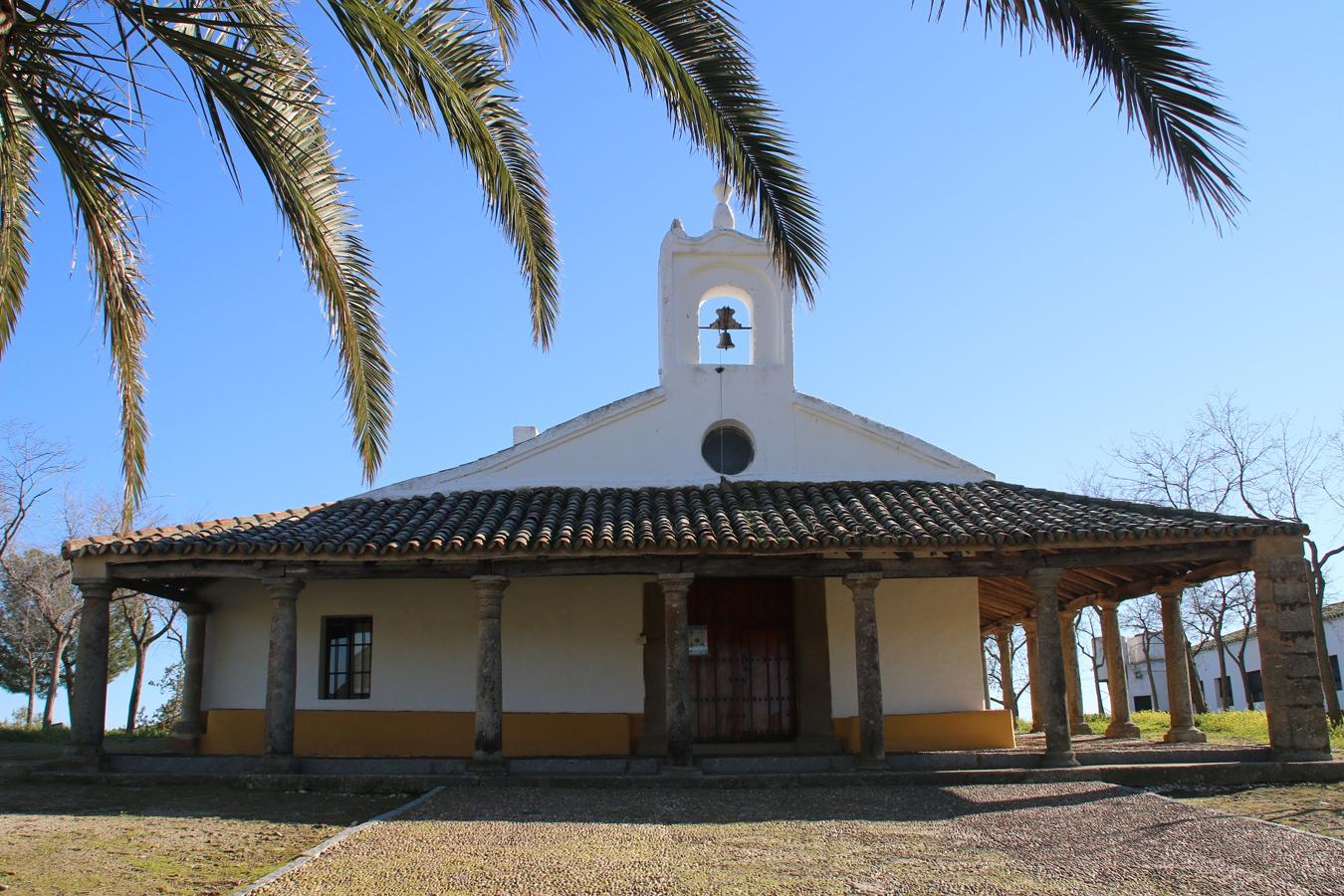 Restauración de los esgrafiados del camarín de la ermita de Campanario. 