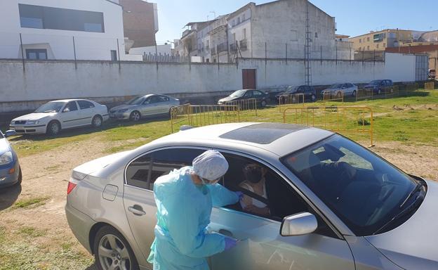 La vacuna se administró sin salir del coche. 