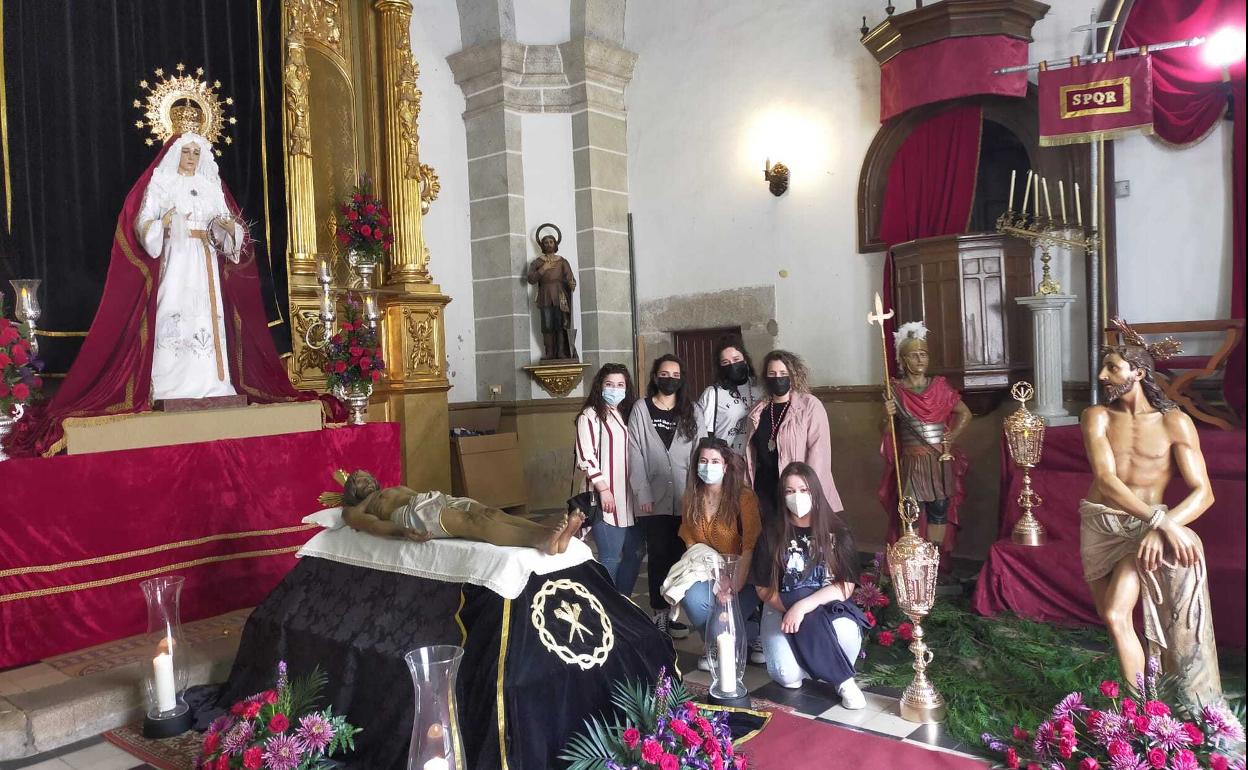 Fotografía en el altar de la Hermandad del Cautivo y la Amargura. 
