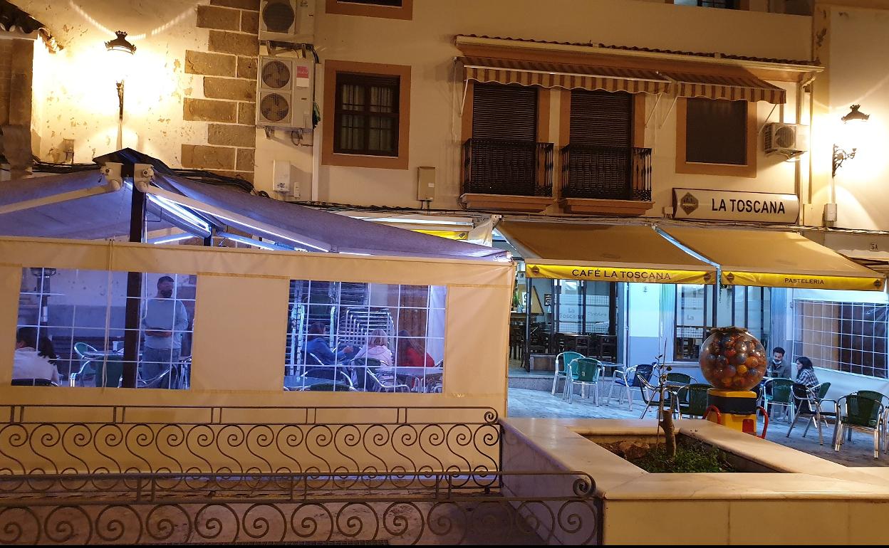 Ambiente en una de las terrazas de Campanaro
