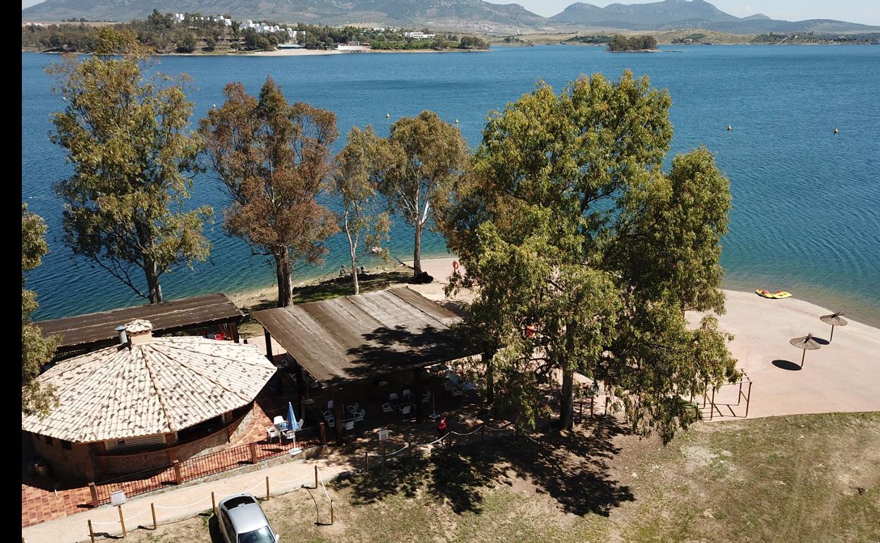 Instalaciones de restauración en la Playa de Campanario. 