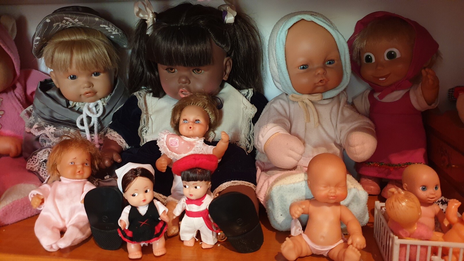 María Gallego cuenta con cerca de 400 muñecas.