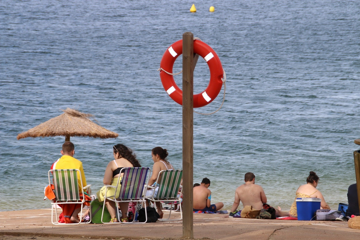 Playa Costa Alegre de Campanario en el Pantano de Orellana. 