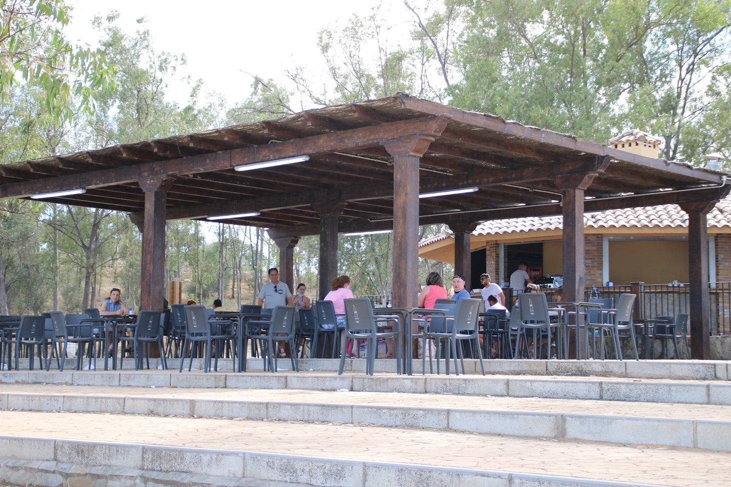 Playa Costa Alegre de Campanario en el Pantano de Orellana. 
