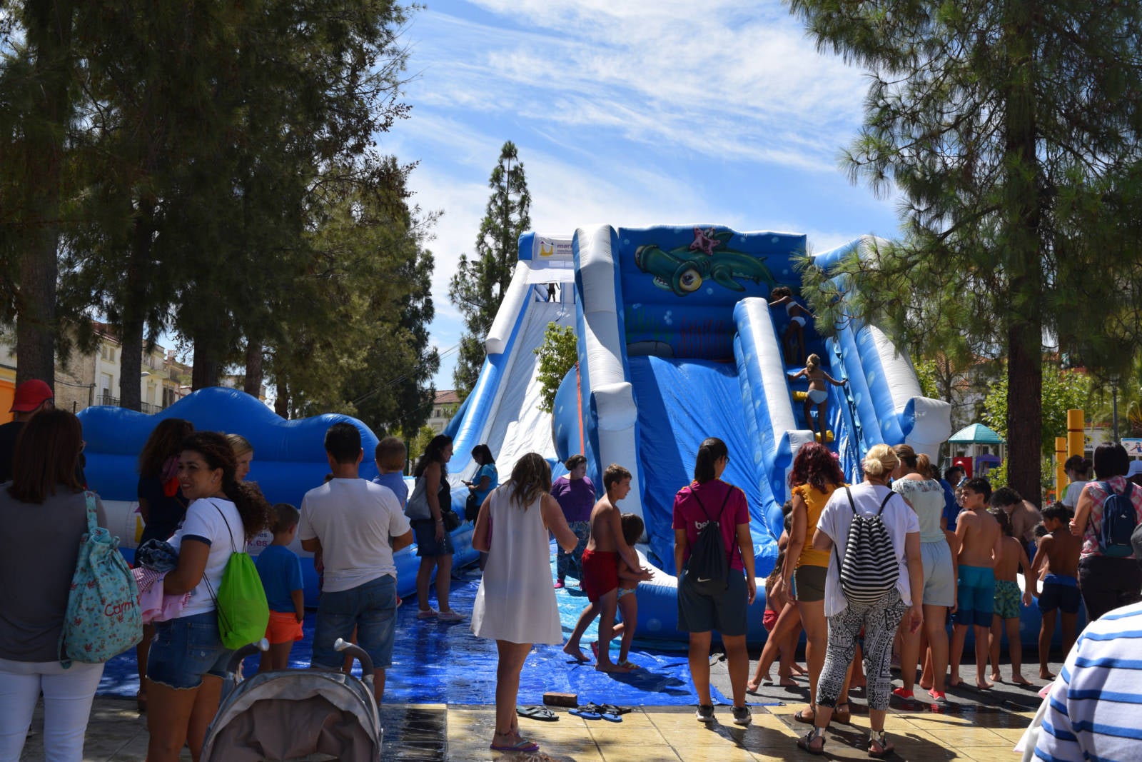 Actividades acuáticas en el parque (IMAGEN DE ARCHIVO).
