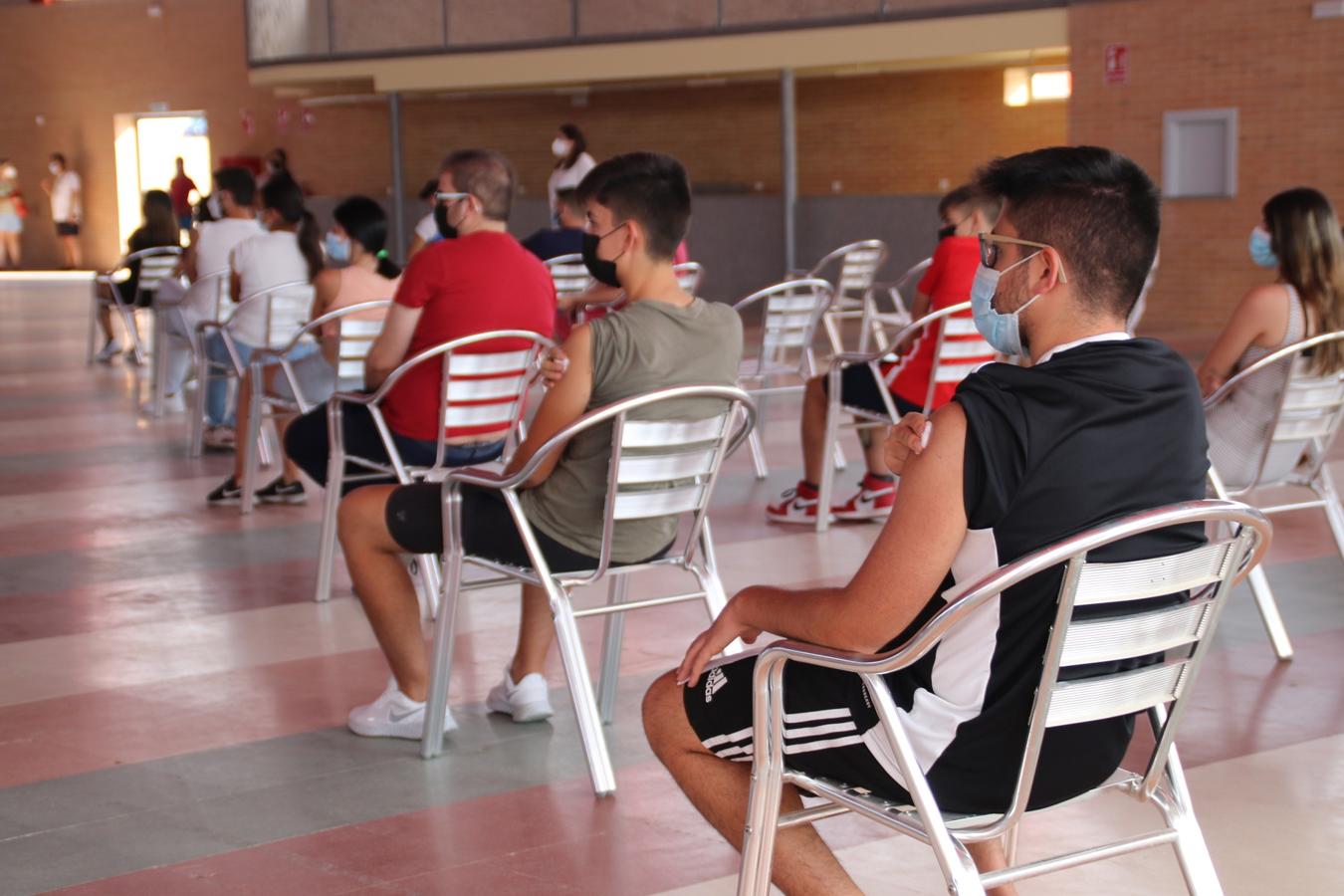 Más de 500 jóvenes fueron vacunados en el Auditorio Municipal de Campanario el 17 de agosto. 