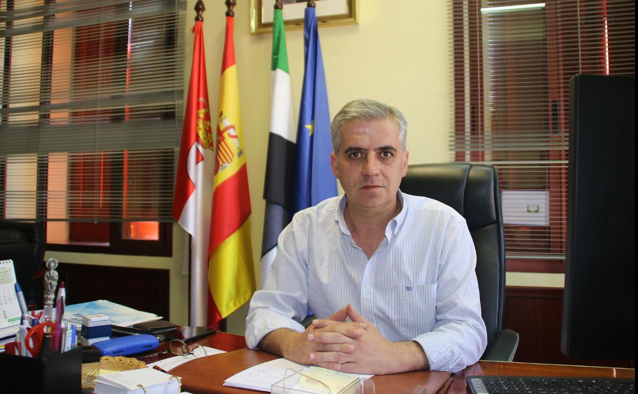 El alcalde de Campanario, Elías López. 