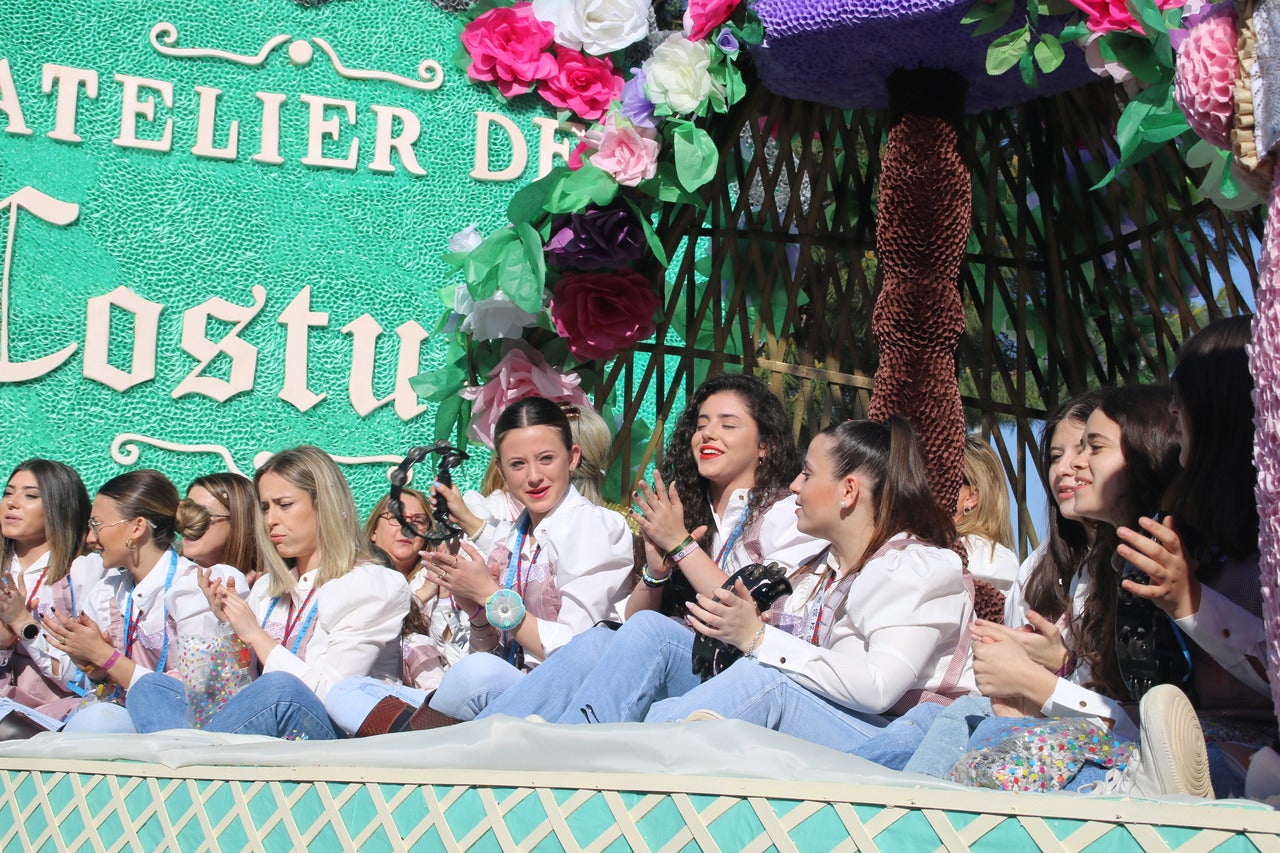Las ocho carrozas fueron muy aplaudidas, aunque la ganadora, a juicio del jurado, fue 'Tomorrowland'.