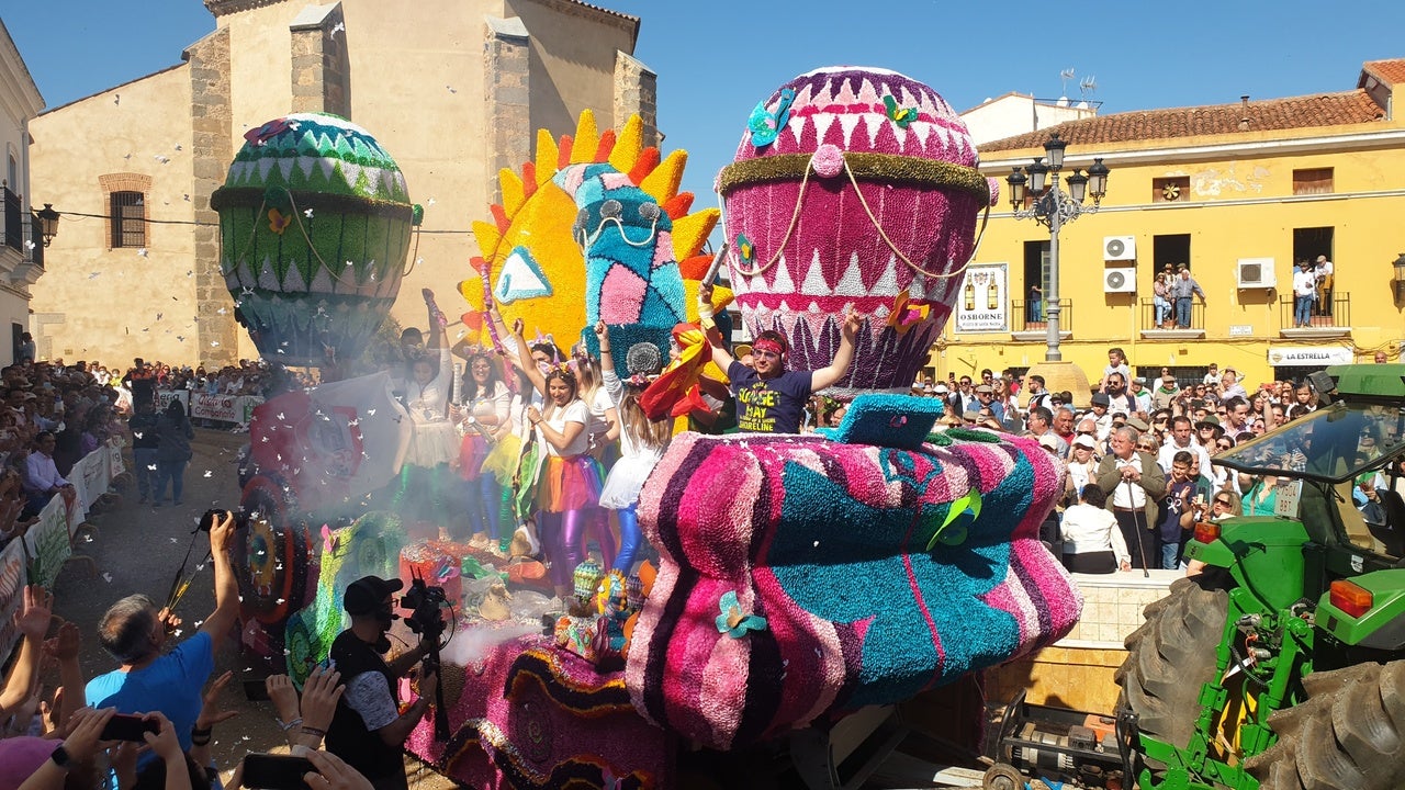 Las ocho carrozas fueron muy aplaudidas, aunque la ganadora, a juicio del jurado, fue 'Tomorrowland'.