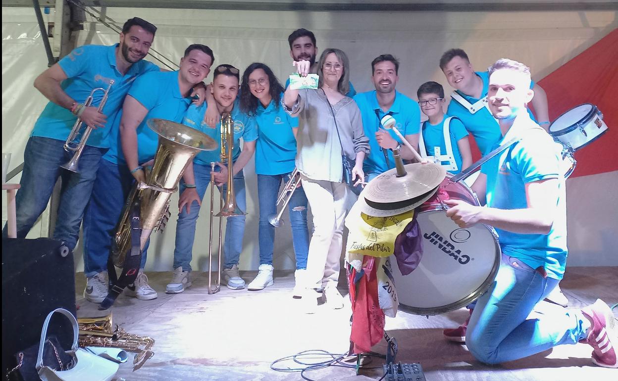 Toñi Carmona gana los mil euros de la quinta edición de 'El burro cagón'