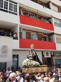Imagen secundaria 2 - Procesión con la Virgen de Campanario en el día más grande de su Feria de Abril. 