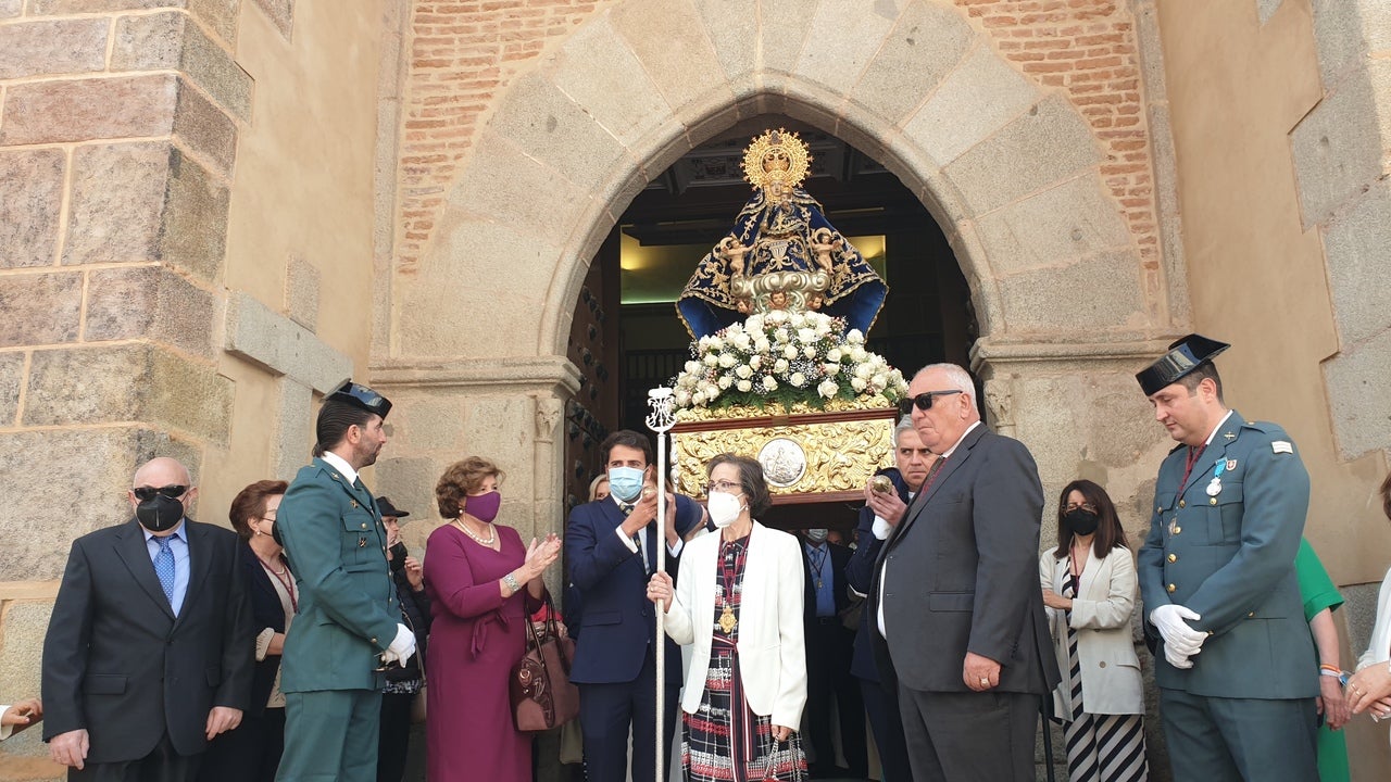 Los campanarienses acompañaron a la Virgen de Piedraescrita en la eucaristía y posterior procesión. 