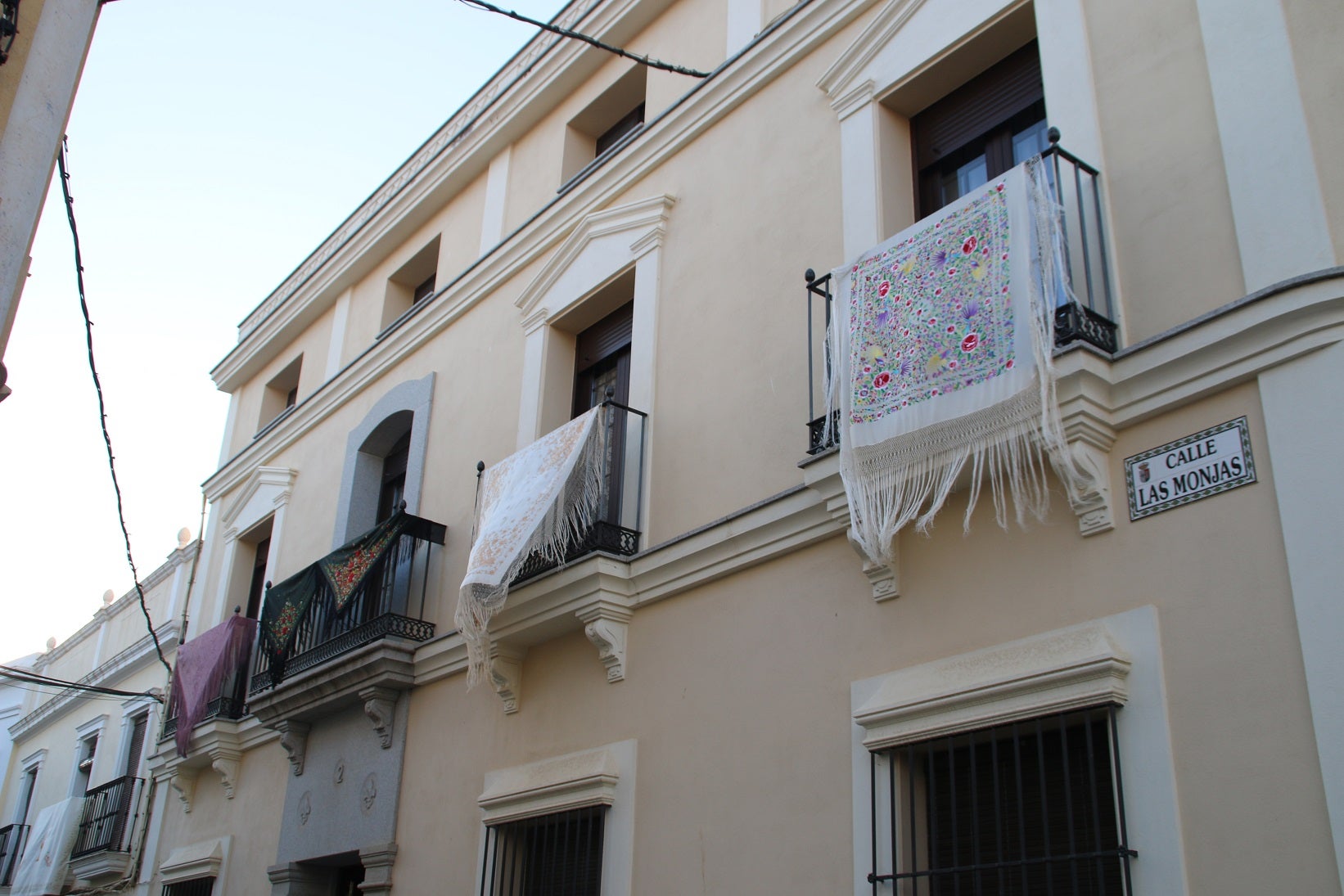El Corpus Christi volvió a celebrarse con un gran acompañamiento por las calles de Campanario. 