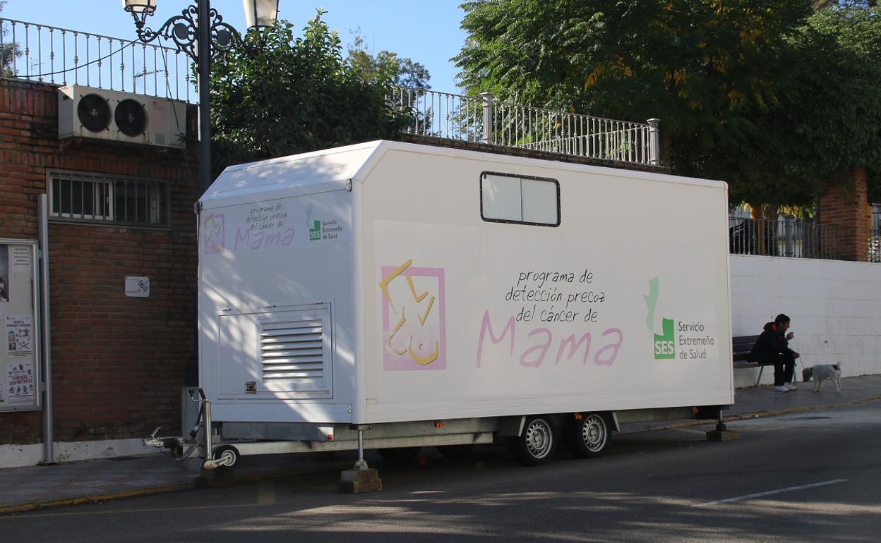 Unidad móvil del Programa de Detección Precoz del Cáncer de Mama en Campanario. 