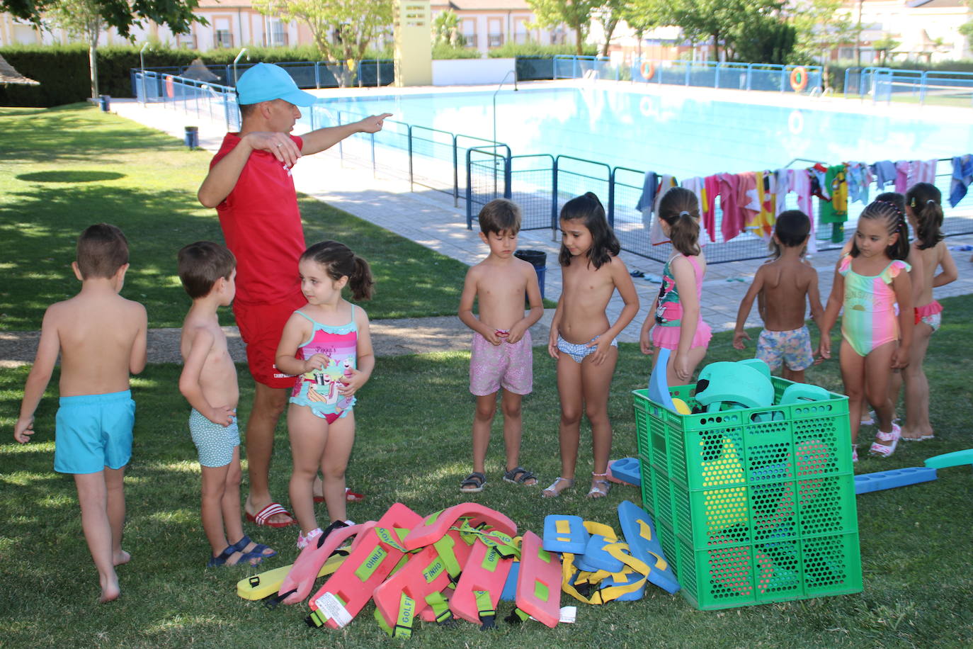 Uno de los cursos más demandados del verano son los de natación.