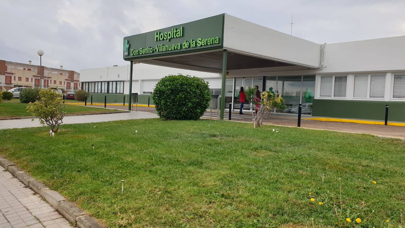 Una de las entradas del Hospital Don Benito-Villanueva. 