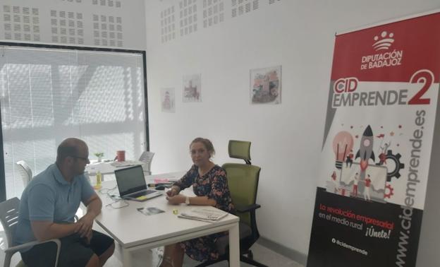 Atención en una de las oficinas del CID La Serena-Vegas Altas. 