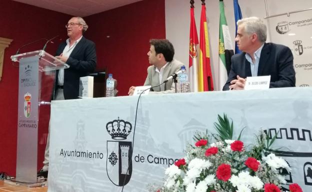 Alfonso Barragán agradeció el premio recibido. 