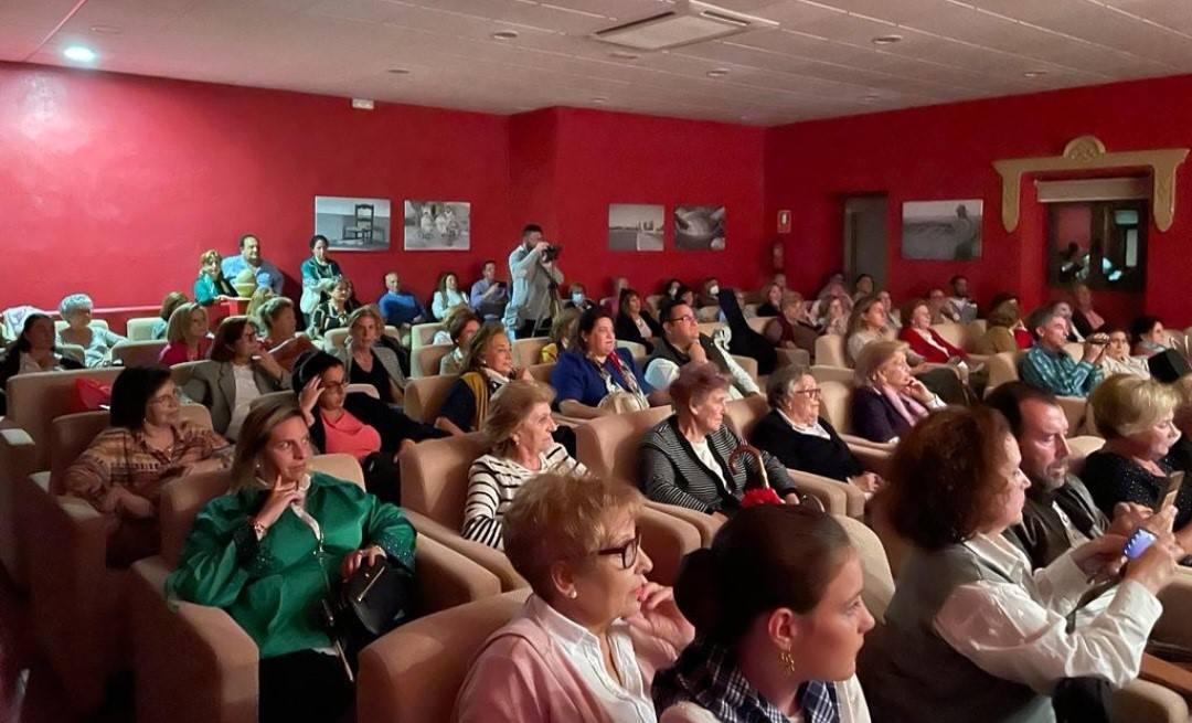 El público abarrotó la sala 