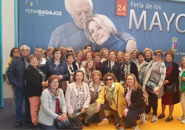 Mayores de Campanario visitan la Feria de los Mayores de Badajoz de 2023