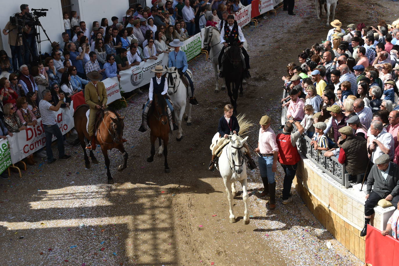 Fotos Desfile de carrozas y caballerías Romería de Piedraescrita 2023