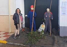 Finalmente, las lluvias de ayer viernes permitieron a los Abriles salir al Carnaval en Campanario, como manda la tradición. Los participantes fueron 'Oro líquido', 'SOS Animales', 'Aquellos maravillosos años', 'El deporte', 'El negocio de la tuna Empleiteras', 'La princesa se hace mayor', 'No llego a fin de mes' y 'Cuidando el planeta'