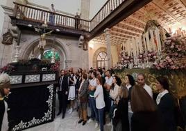 Este año los campanarienses vivieron una Semana Santa difícil, pero lo hicieron con la misma pasión y fe. La alerta amarilla por lluvias y vientos fuertes impidió que muchos pasos procesionaran en el exterior y tuvieron que llevarlas a cabo en el interior de los templos. Las hermandades no perdieron las ganas en ningún momento, sino que se volcaron incluso más para representar la vida, muerte y pasión de Cristo, con un sentimiento que les une