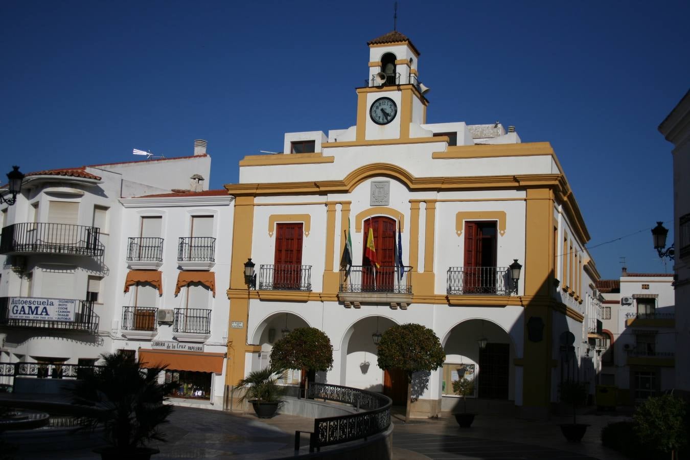 Fachada del Ayuntamiento de Campanario. 