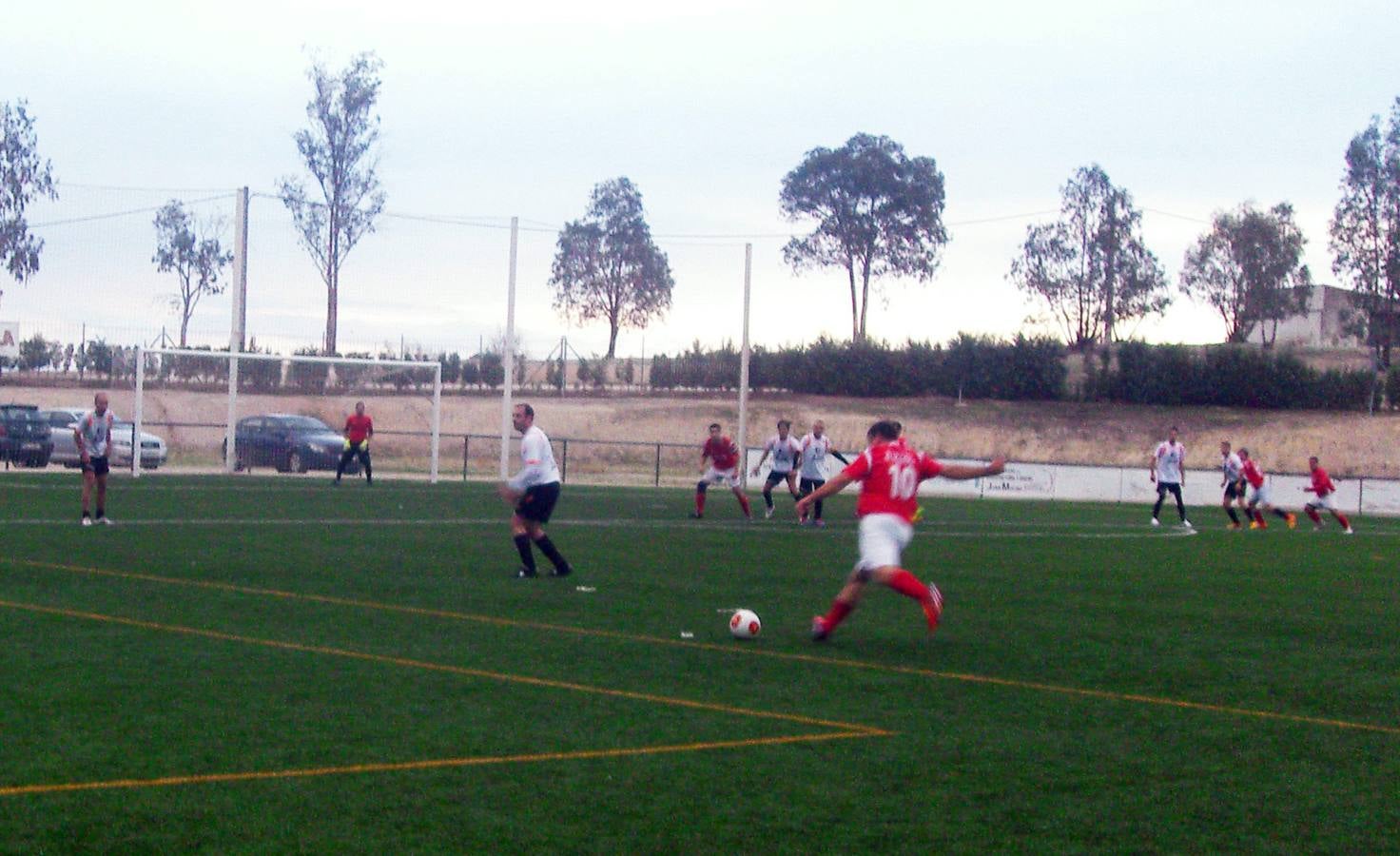 Momento del choque entre el Campanario Atlético y el Inter Don Benito del sábado. 